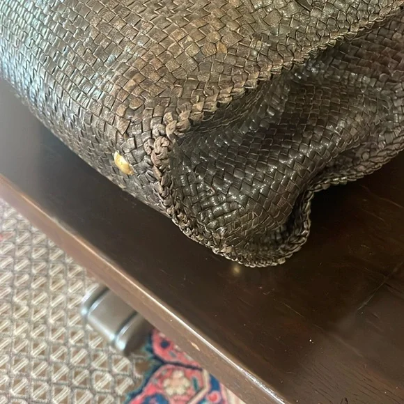 Stunning Dark Green Prada leather Tote Bag - Picture 8 of 16